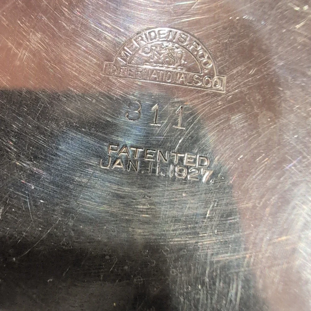 Antique Meriden S. P. Co. Silver Plate Cocktail Shaker 311 Patented 1927 Handle - Picture 7 of 8